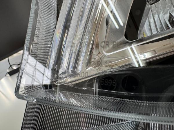 Voll LED Tagfahrlicht Scheinwerfer Set für Mercedes Benz Sprinter W907/W910 18+ schwarz/chrom