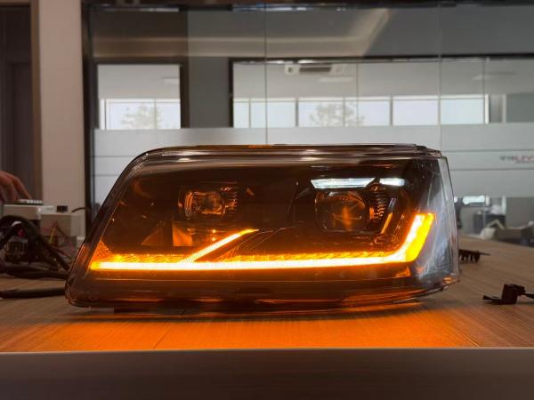 EXCLUSIVE VOLL LED "Specialized" Upgrade Design Scheinwerfer Set VW T5 03-09 schwarz