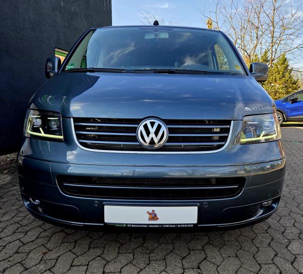 Ugrade Design Voll LED Tagfahrlicht Scheinwerfer passend für VW T5 03-09 schwarz mit Dynamik und Welcome-Funktion