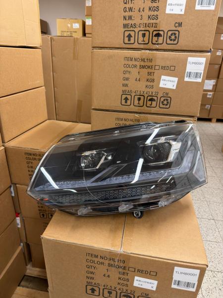 B-Ware  Ugrade Design Voll LED "Specialized" Tagfahrlicht Scheinwerfer passend für VW T5 GP (Facelift) 10-15 schwarz ohne Dynamik und ohne Welcome-Funktion!