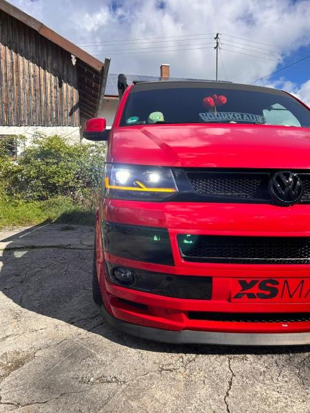 Ugrade Design Voll LED Tagfahrlicht Scheinwerfer passend für VW T5 GP (Facelift) 10-15 schwarz mit Welcome Funktion und LED Blinker
