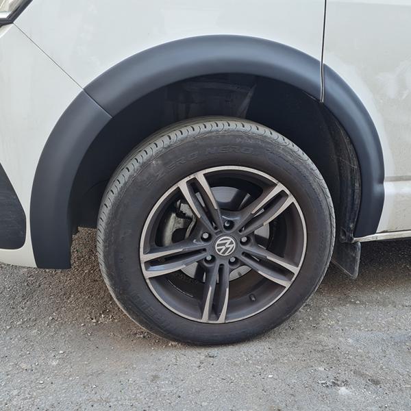 "Upgrade-Bus" Radlaufabdeckung / Radlaufverbreiterung Set für VW T6.1 Transporter / Caravelle / Multivan 19-23 schwarz / matt mit ABE