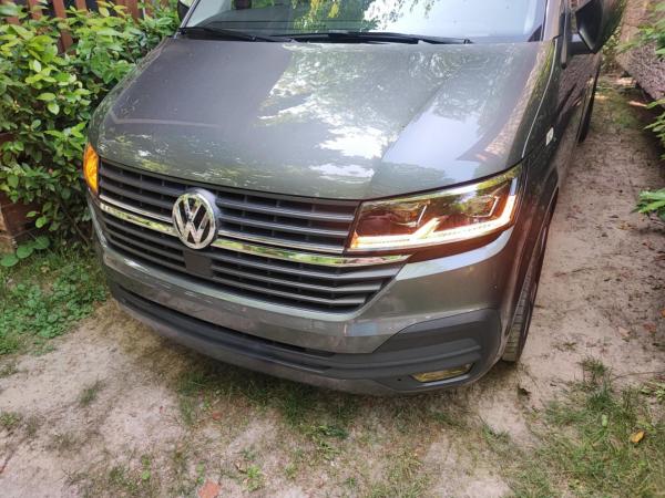 Voll LED "Specialized" Tagfahrlicht Scheinwerfer passend für VW T6.1 19+ schwarz mit LED Blinker