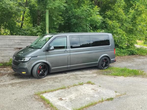 Voll LED "Specialized" Tagfahrlicht Scheinwerfer passend für VW T6.1 19+ schwarz mit LED Blinker