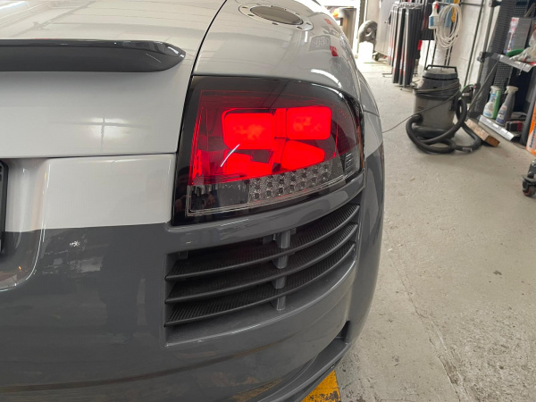 LED Upgrade Design Rückleuchten für Audi TT 8N 99-06 rot/rauch