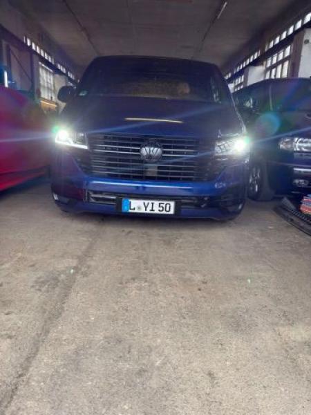 Voll LED Tagfahrlicht Scheinwerfer Set "Complete Black" passend für VW T6.1 schwarz ab 2019 mit dynamischem Blinker & Willkommensfunktion