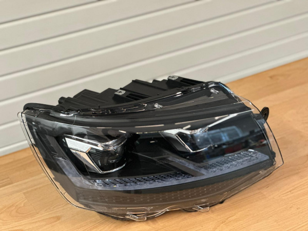 Voll LED Tagfahrlicht Scheinwerfer für VW T6 RHD 15-19 schwarz mit dynamischen LED Blinker RECHTSLENKER
