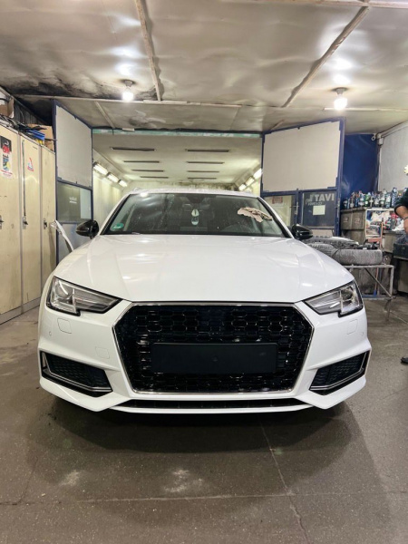 Upgrade Sportgrill / Kühlergrill für Audi A4 B9 (8W) 15-19 chrom/Hochglanz schwarz in Wabendesign