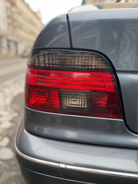 LED Upgrade Design Rückleuchten für BMW 5er E39 00-03 rot/rauch