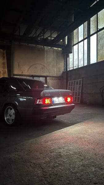 Upgrade Design Rückleuchten für Mercedes Benz 190 / W201 82-93 rot/weiß