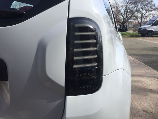 Voll LED Lightbar Design Rückleuchten für Dacia / Renault Duster 10-14 schwarz/rauch mit dynamischem Blinker