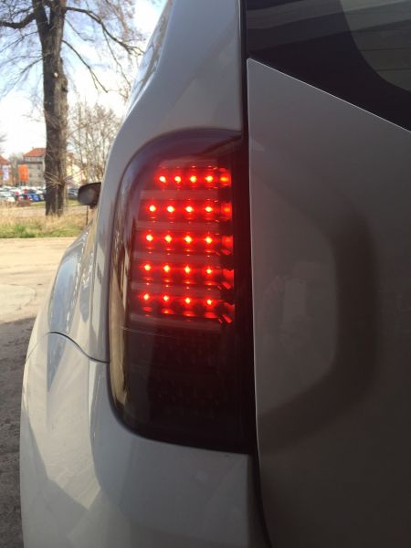 Voll LED Lightbar Design Rückleuchten für Dacia / Renault Duster 10-14 schwarz/rauch mit dynamischem Blinker
