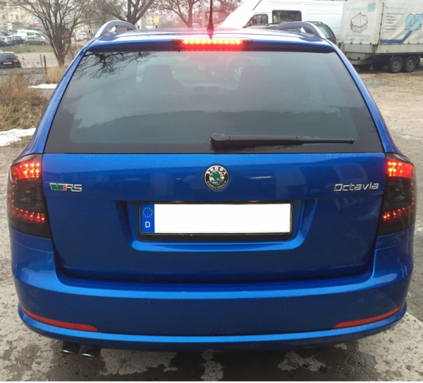 LED Upgrade Design Rückleuchten für Skoda Octavia 2 (1Z) Combi 04-11 schwarz/rauch dynamisch
