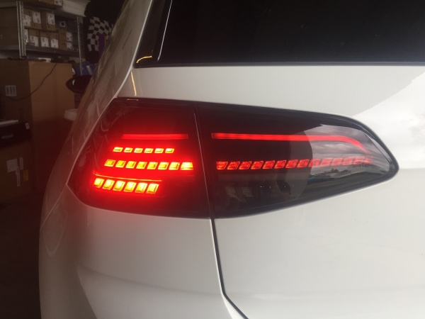 Voll LED Upgrade Design Rückleuchten für VW Golf 7 (VII) 13-18 rot/rauch mit dynamischem Blinker