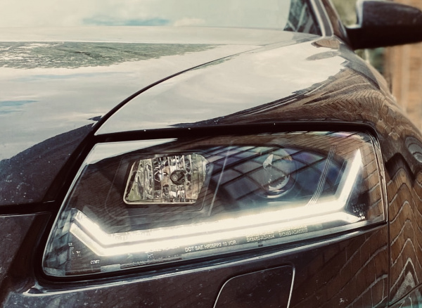 LED Tagfahrlicht Scheinwerfer für Audi A6 C6 (4F) 04-08 schwarz mit dynamischem Blinker